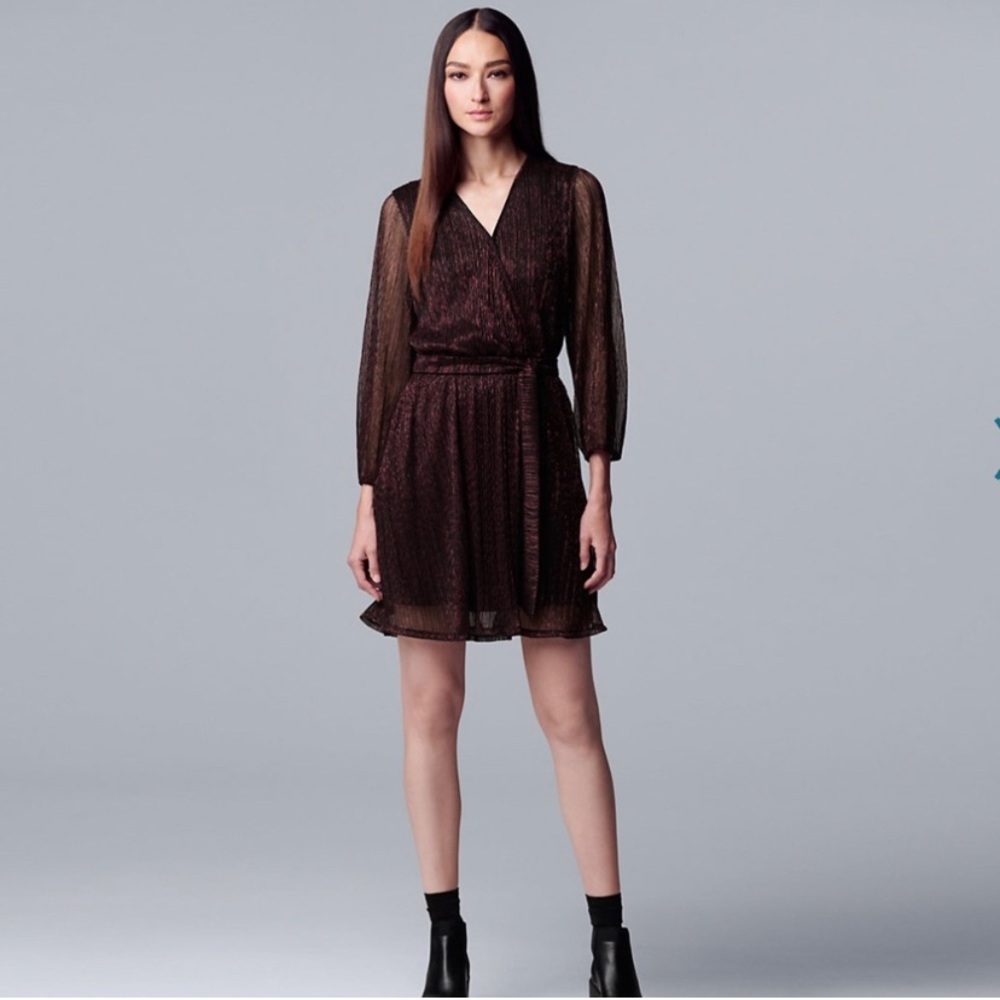 🆕 Simply Vera Vera Wang burgundy red shimmer lined dress